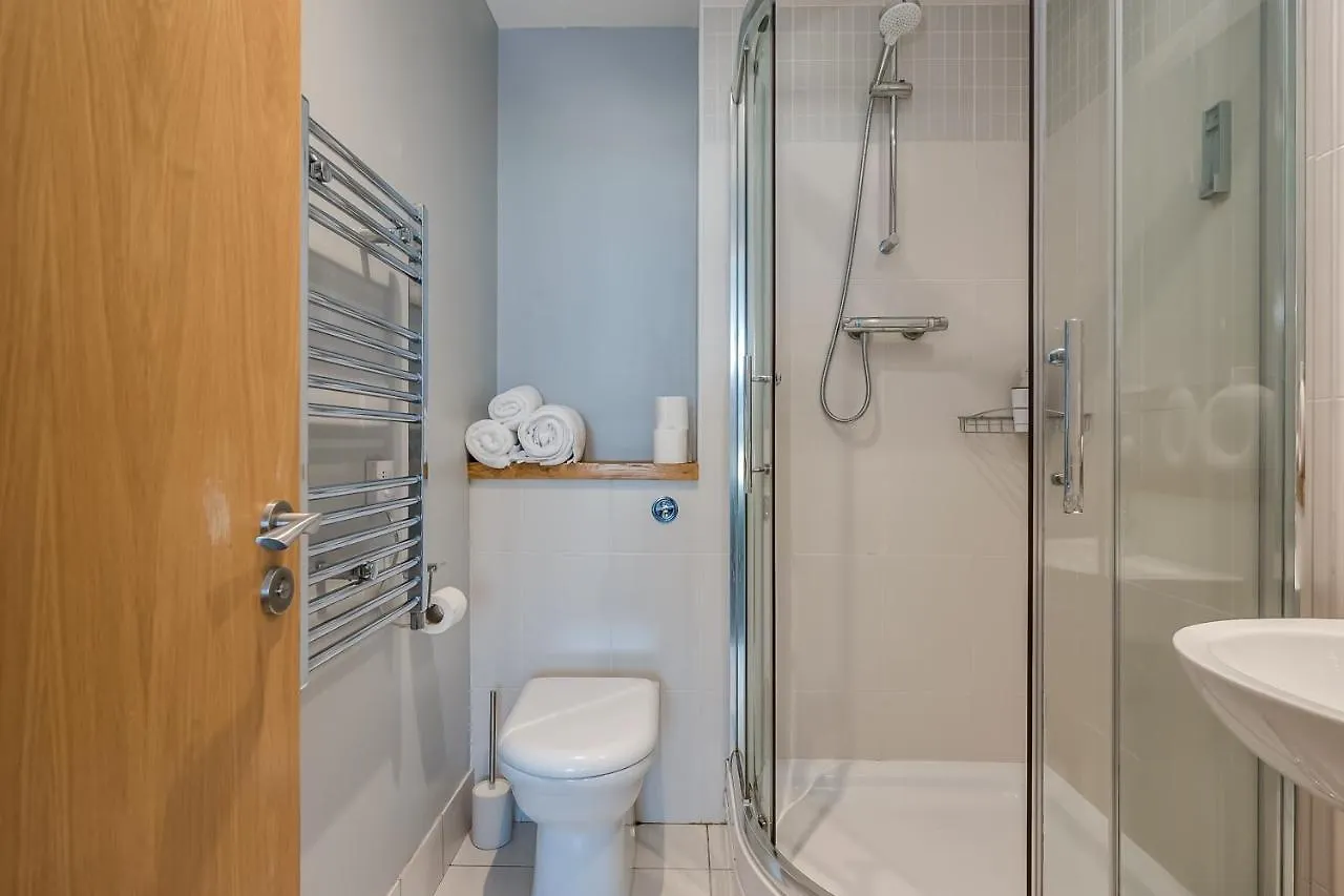 Entire Apartment With Sea View In Prime Location Belfast 0*,  United Kingdom