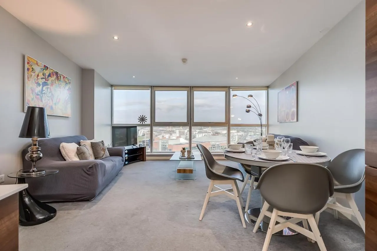 Entire Apartment With Sea View In Prime Location Belfast