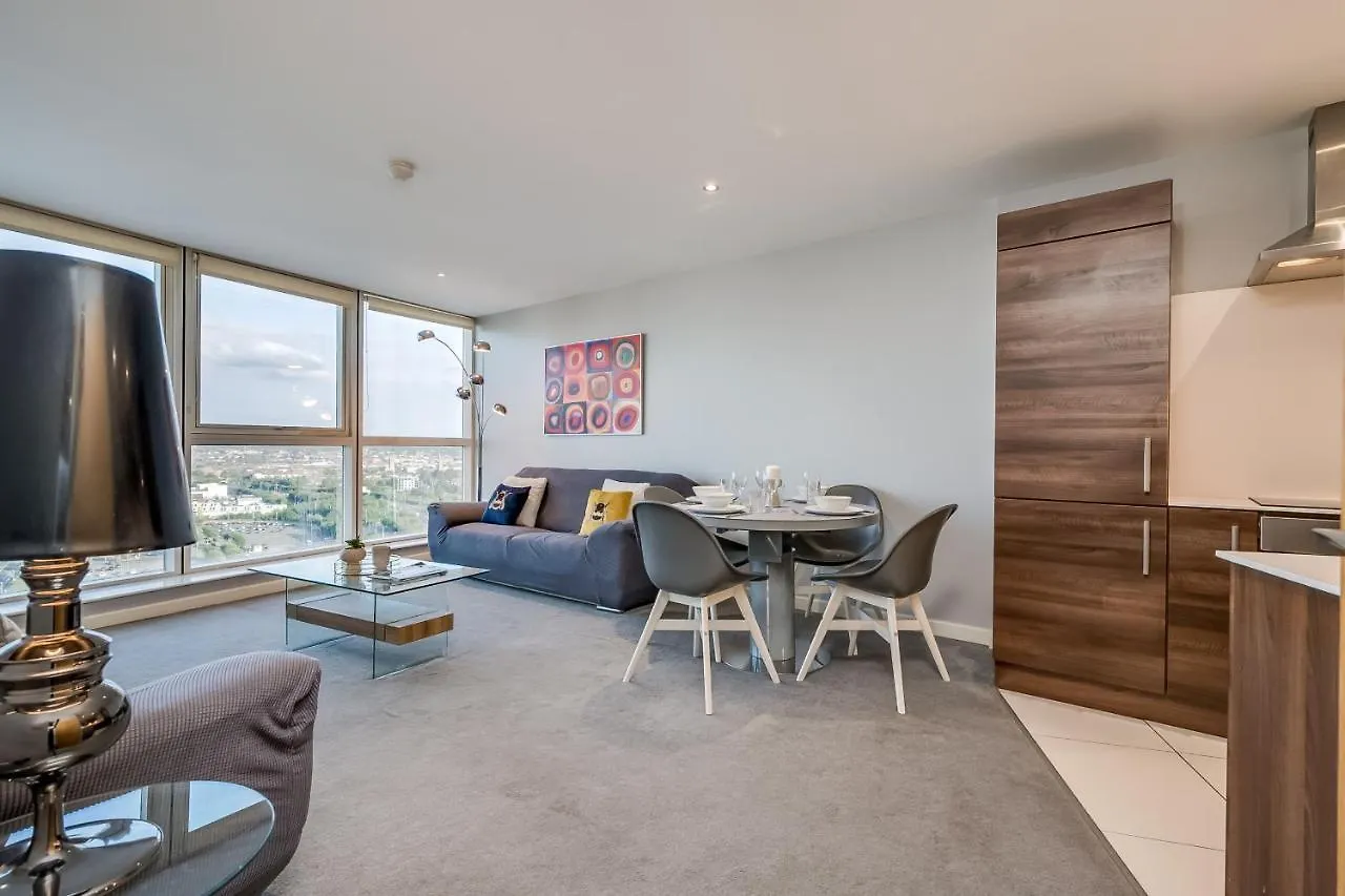 Entire Apartment With Sea View In Prime Location Belfast