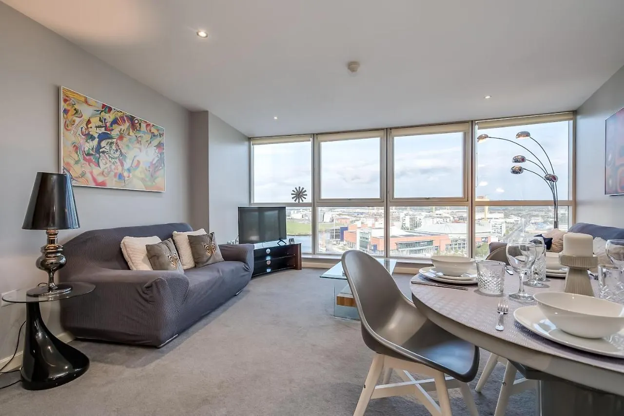 Entire Apartment With Sea View In Prime Location Belfast