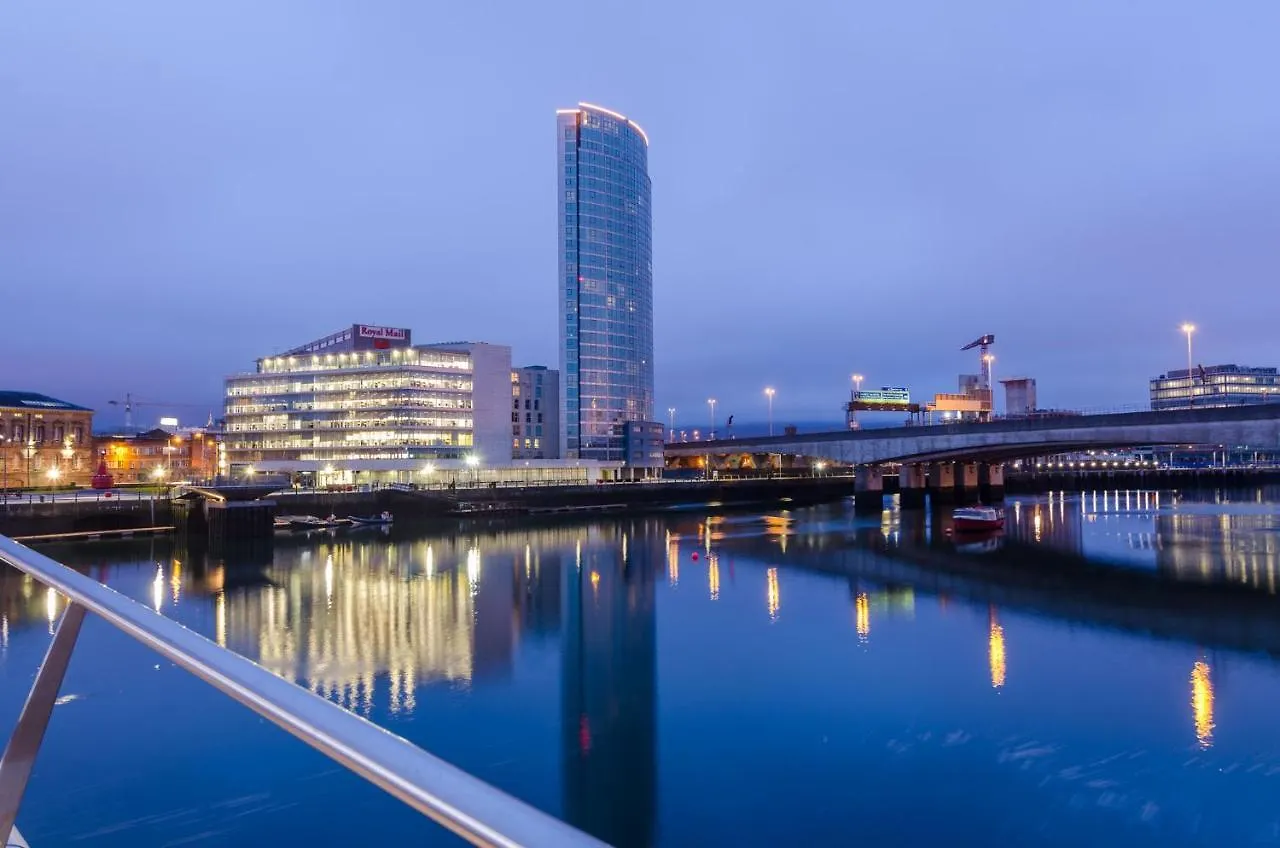 Entire Apartment With Sea View In Prime Location Belfast