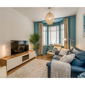 Apartment Chic Luxe R&r, Belfast