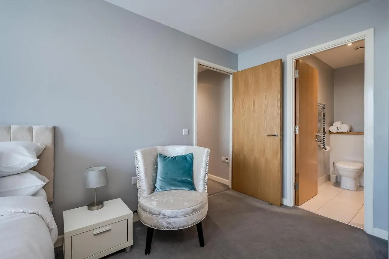 Entire Apartment With Sea View In Prime Location Belfast